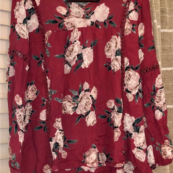 Gorgeous Floral Patterned V Neck Blouse - Picture 8 of 9